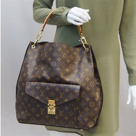 louis vuitton metis hobo usato|louis vuitton metis hobo discontinued.